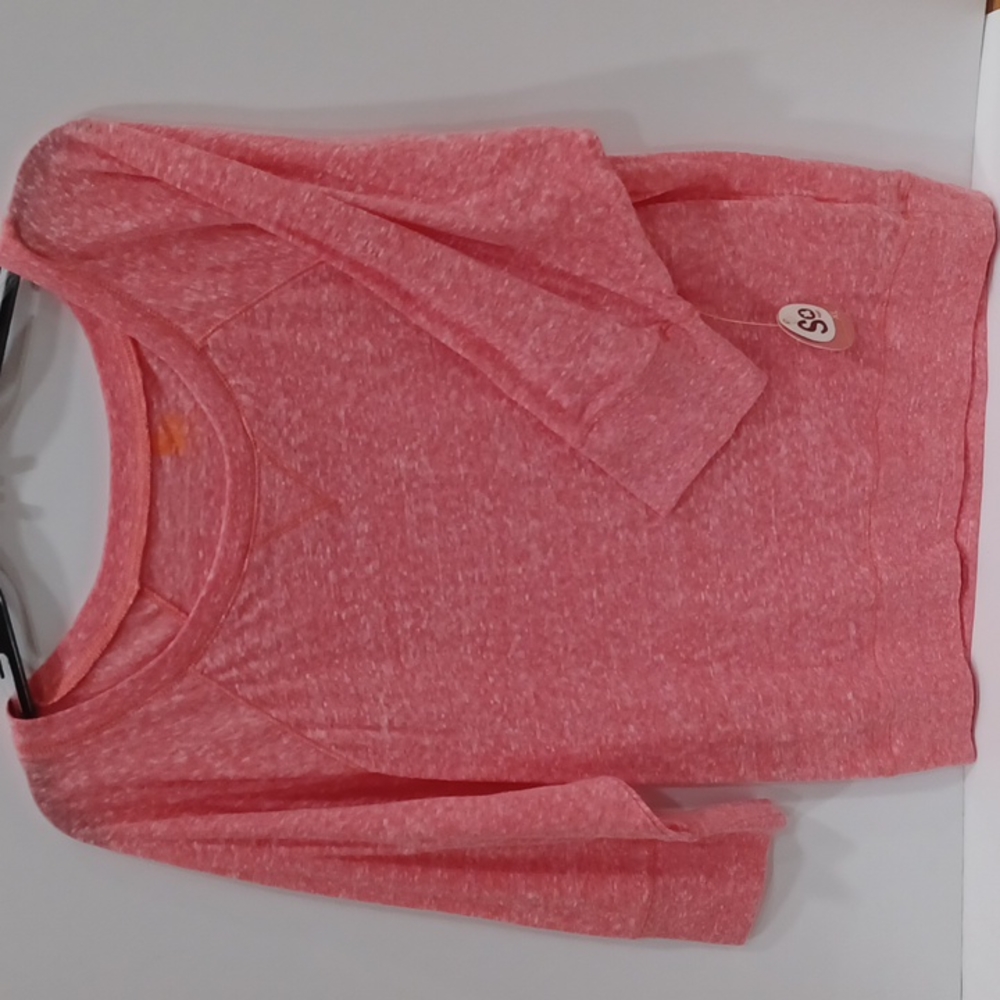 Women's pink top